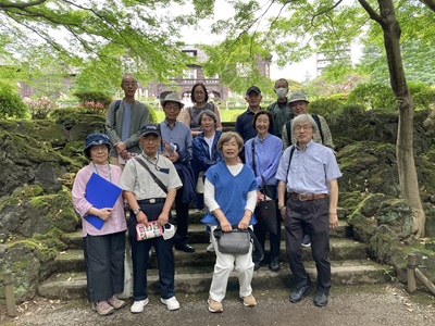 旧古河庭園散策11名)